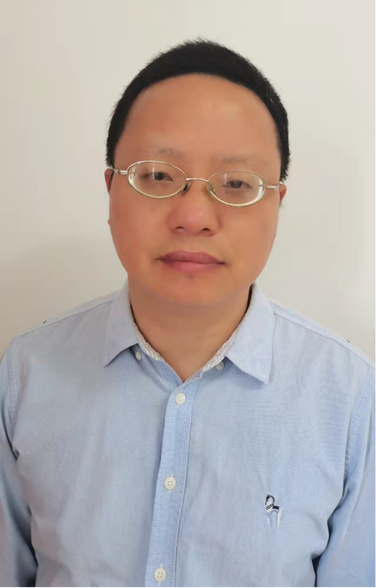 董强.png